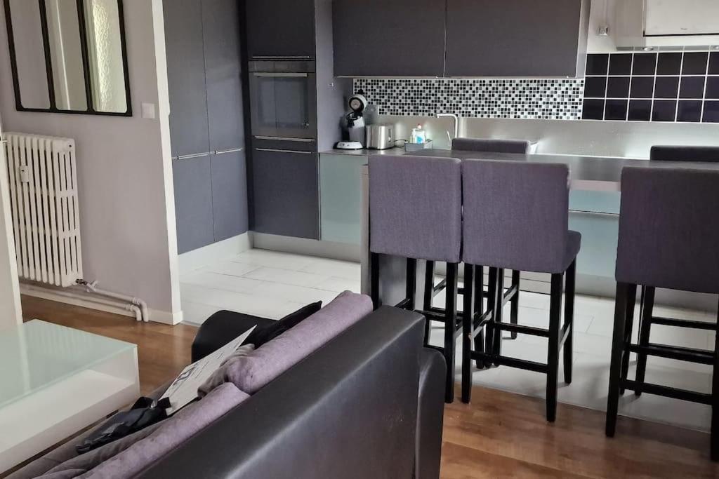 Refuge Urbain Chic Avec Balcon Apartment Saint-Lo Exterior photo
